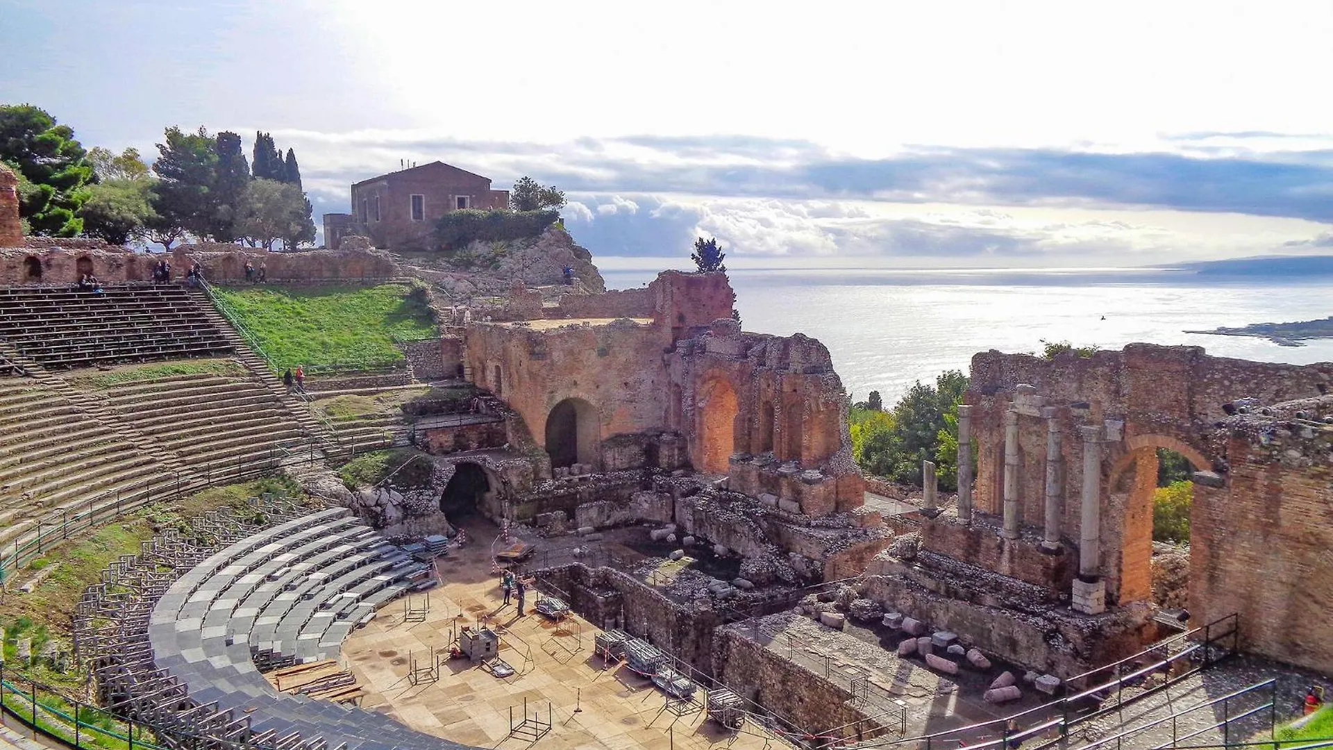 Iside Home Giardini Naxos